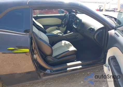 2018 Dodge Challenger Sxt Plus z USA, uszkodzony, nr VIN 2C3CDZAG0JH232858